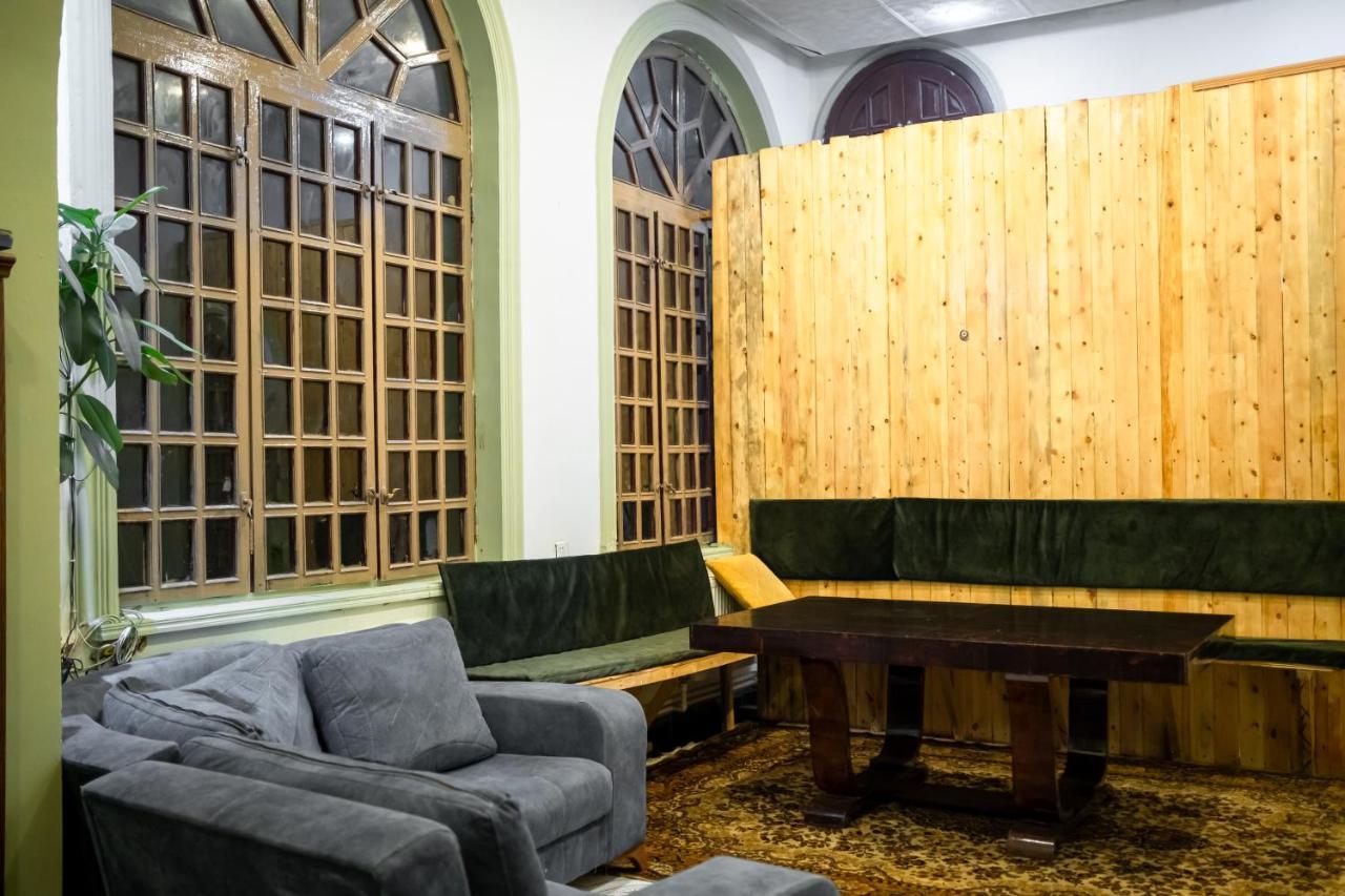 Flora Music & Art Hostel Baku Luaran gambar
