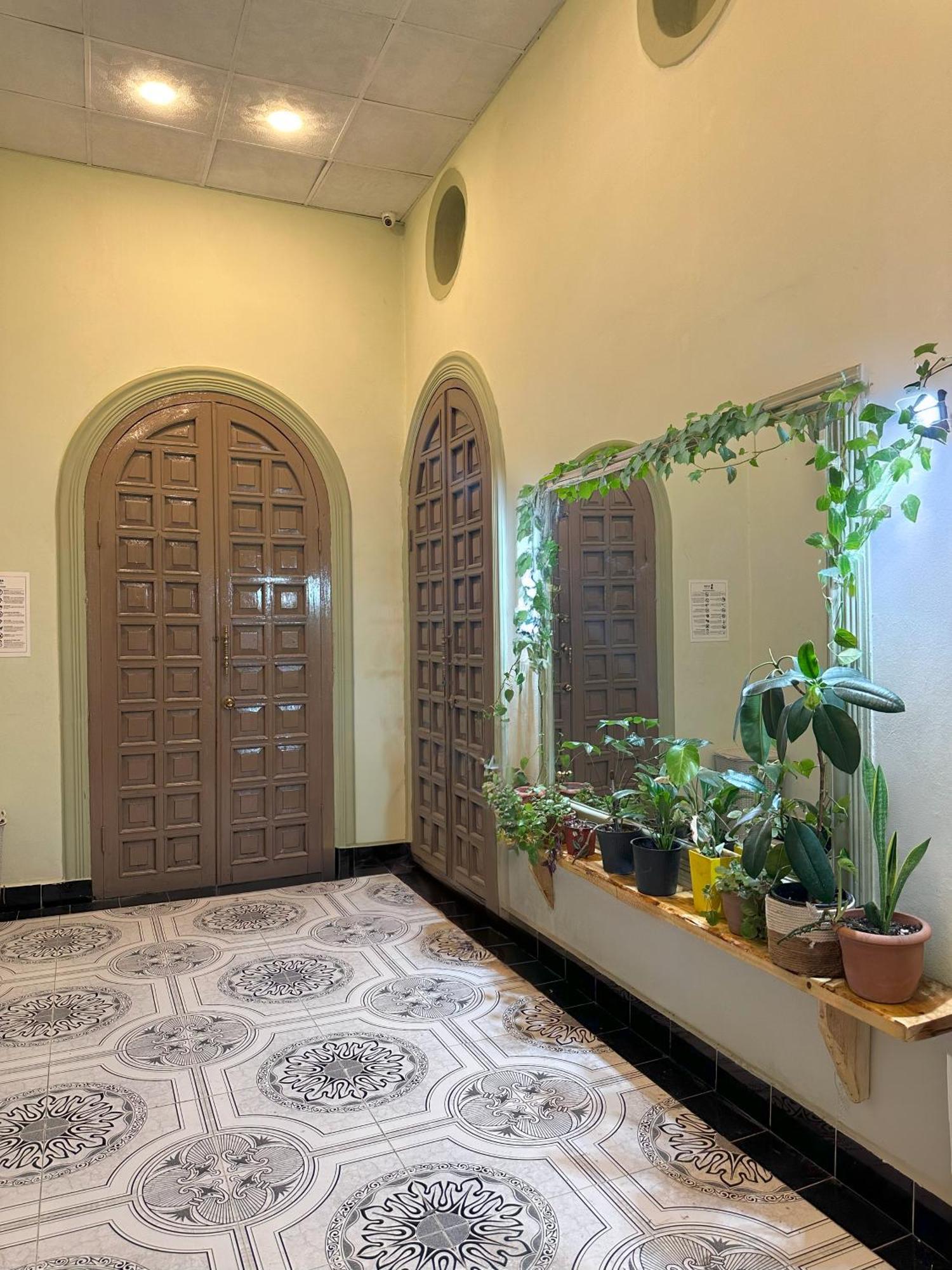 Flora Music & Art Hostel Baku Luaran gambar